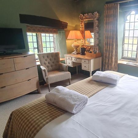 The Crown At Shipton Hotel Shipton under Wychwood Buitenkant foto
