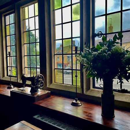 The Crown At Shipton Hotel Shipton under Wychwood Buitenkant foto