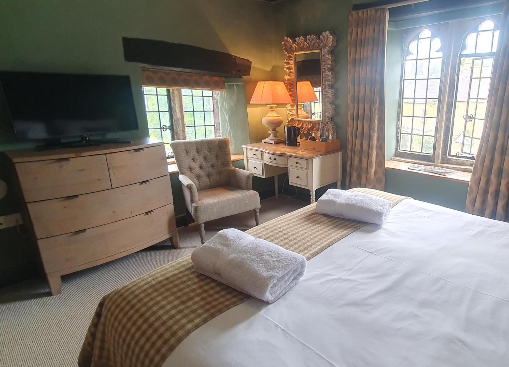 The Crown At Shipton Hotel Shipton under Wychwood Buitenkant foto