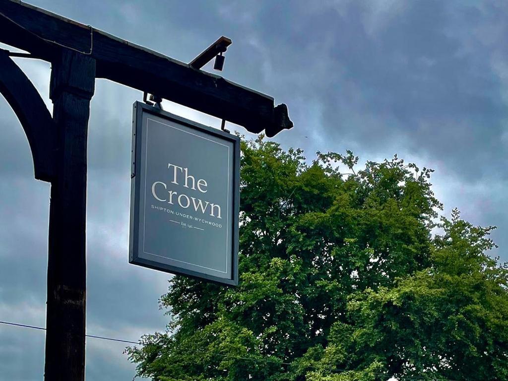 The Crown At Shipton Hotel Shipton under Wychwood Buitenkant foto